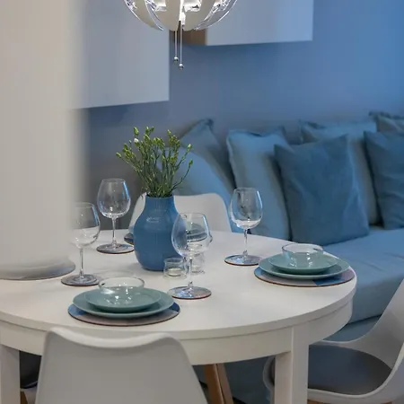 Lägenhet Cztery Pory Roku Komfortowy Z Balkonem I Miejscem Do Pracy By Renters *