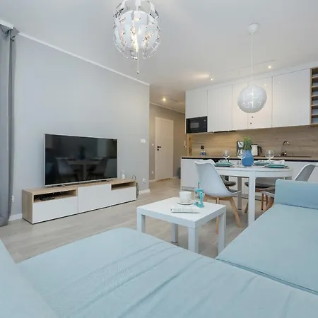 Cztery Pory Roku Komfortowy Z Balkonem I Miejscem Do Pracy By Renters *