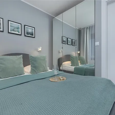 Cztery Pory Roku Komfortowy Z Balkonem I Miejscem Do Pracy By Renters Lägenhet